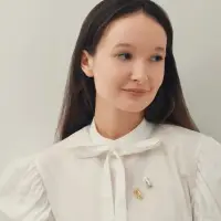 Брошь &laquo;Зуб&raquo;, со стразой, белая в серебре