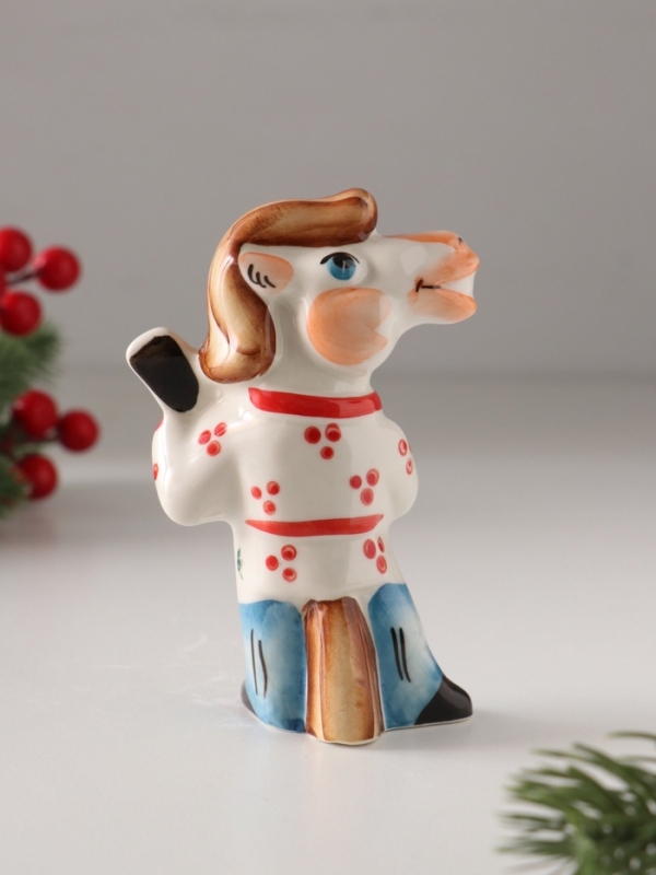 Статуэтка фарфоровая Статуэтка фарфоровая "Конь Цыган с гитарой", 11 см