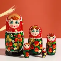 Матрёшка дерево &laquo;Весела&raquo;, красная голова, низ чёрный, 5-кукольная, 14 см