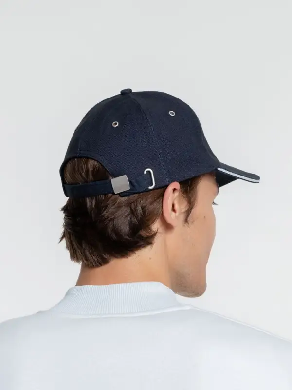 Бейсболка Classic, темно-синяя с белым кантом Бейсболка Classic, темно-синяя с белым кантом