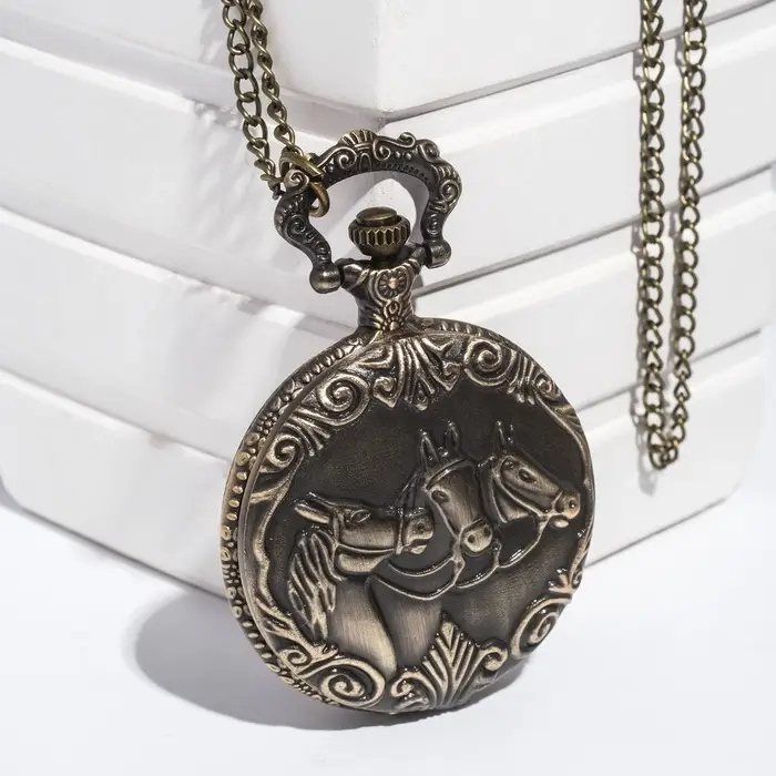 Часы карманные &laquo;Тройка лошадей&raquo;, кварцевые, d=4.5 см, цепочка 37 см