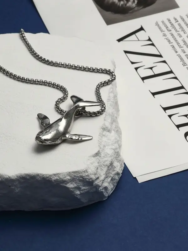 Кулон &laquo;Кит&raquo;, цвет чернёное серебро, 70 см