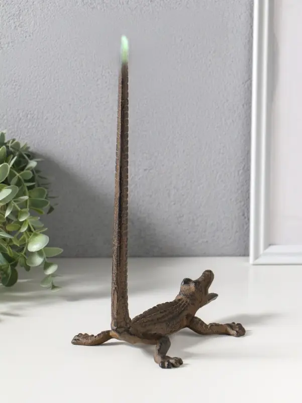 Сувенир чугун держатель для бумажных полотенец "Крокодил" 20х12х28,2 см