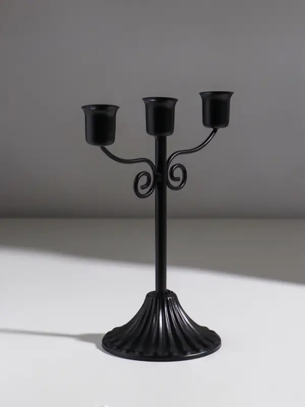 Подсвечник металл на 3 свечи  Подсвечник металл на 3 свечи "Классика с завитками" d=2,5 см чёрный 18х10х21 см