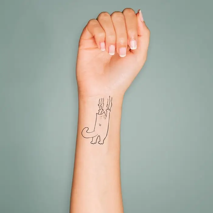 Переводная тату на тело чёрная «Кот царапун», 6×6 см