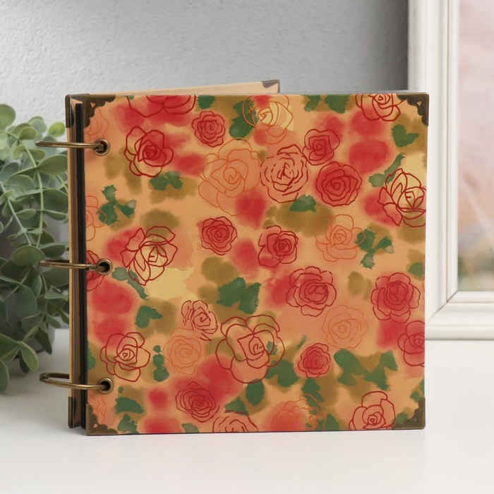 Фотоальбом на кольцах 30 листов Фотоальбом на кольцах 30 листов "Кустовые розы" чёрные листы 18х18 см