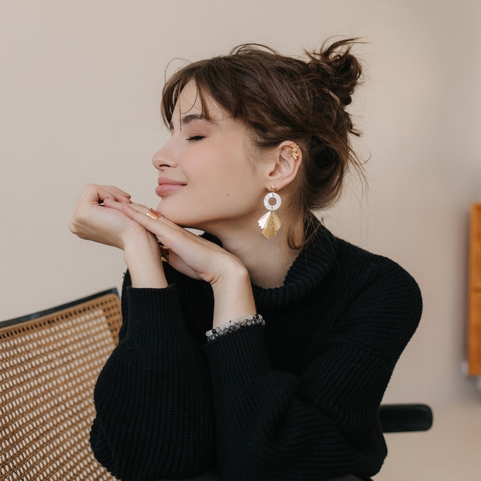 Серьги с перламутром «Сиа» листочек, цвет белый в золоте Серьги с перламутром «Сиа» листочек, цвет белый в золоте