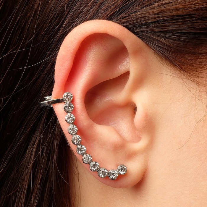 Серьга «Кафф» стразы классика, на правое ухо, цвет белый в серебре Серьга «Кафф» стразы классика, на правое ухо, цвет белый в серебре