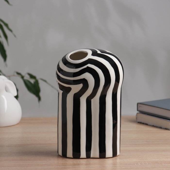 Ваза керамика настольная Ваза керамика настольная "Пикассо" (ручная роспись) объём в полоску, 22х12,5 см, чёрно-белый 10455