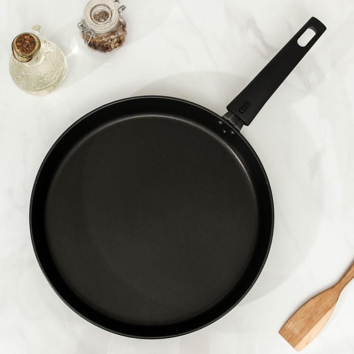 Сковорода «Дарья», d=30 см, съёмная ручка, антипригарное покрытие, цвет чёрный Сковорода «Дарья», d=30 см, съёмная ручка, антипригарное покрытие, цвет чёрный
