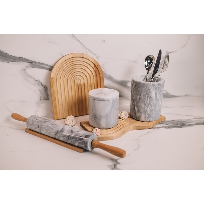 Скалка из мрамора Magistro, с подставкой, 45×5 см, цвет белый Скалка из мрамора Magistro, с подставкой, 45×5 см, цвет белый