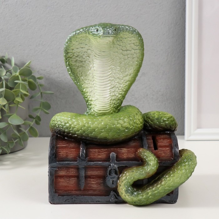 Копилка Копилка"КОБРА НА СУНДУКЕ "  20 х 17 х 12 см.