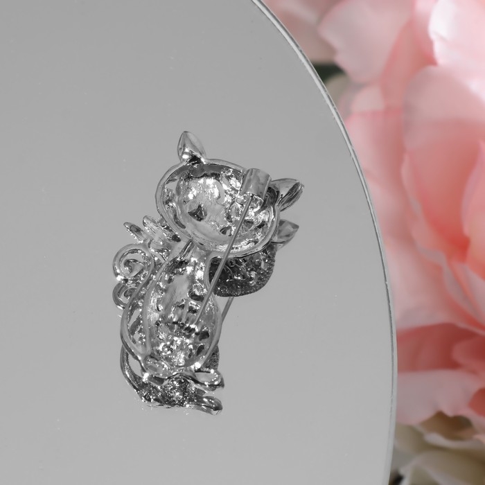 Брошь «Котик», цвет белый в серебре Брошь «Котик», цвет белый в серебре