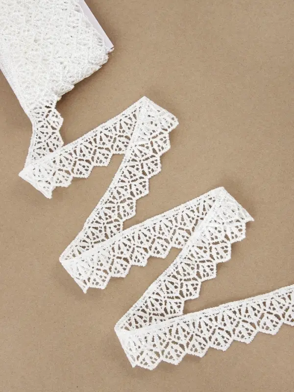 Кружево гипюровое, 30 мм, 9&plusmn;0.5 м, цвет белый