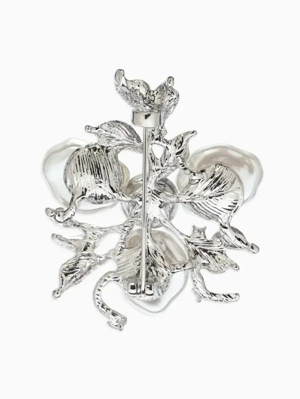 Брошь &laquo;Цветочек&raquo; роскошный, жемчуг, цвет белый в серебре