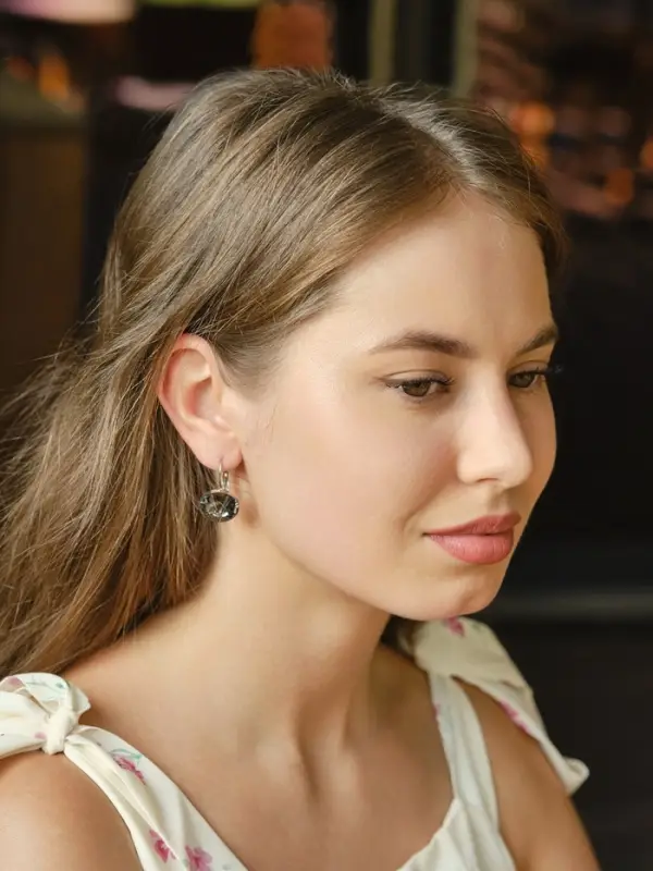 Серьги со стразами &laquo;Яркая классика&raquo;, серые в серебре, d=1.6 см