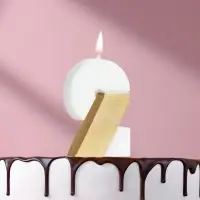Свеча в торт &laquo;Манхеттен&raquo;, цифра 2, белая с золотом, 5 см