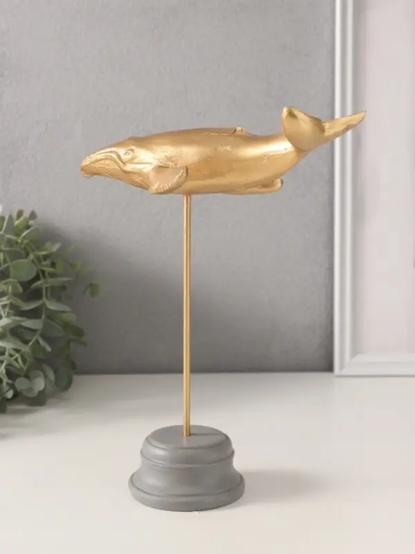 Фигурка &laquo;Золотой кит&raquo;, полистоун, 20&times;11&times;22.5 см