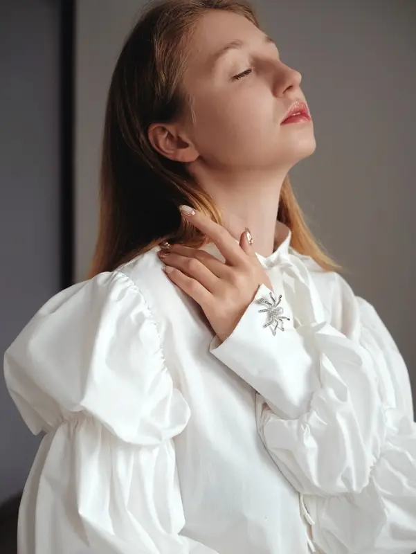 Брошь &laquo;Паук&raquo;, жемчужинка, белая в серебре