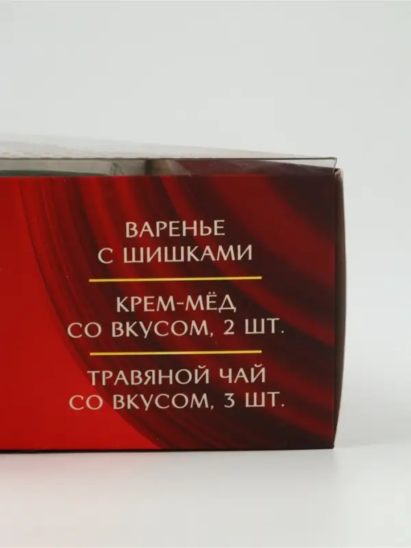 Подарочный набор новогодний &laquo;Уютного года&raquo; варенье с шишками, крем-мед 2 шт, чай в банке 3 шт   1087