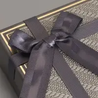 Набор подарочных коробок 3 в 1 квадратные, 19&times;19&times;9.5 см, 17&times;17&times;8 см, 15&times;15&times;6.5 см, с бантом, графитовый