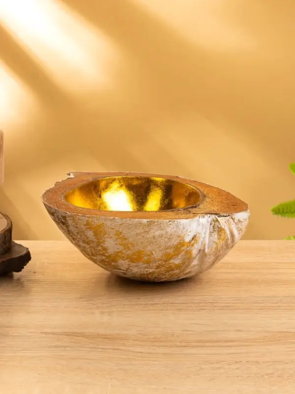 Чаша из кокоса, 18×18×10 см, бежево-золотая Чаша из кокоса, 18×18×10 см, бежево-золотая