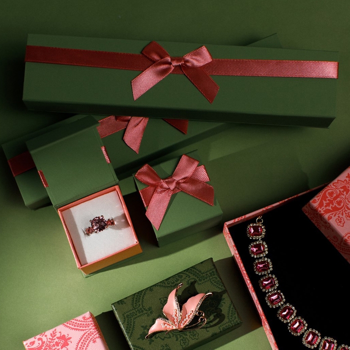 Коробочка подарочная под браслет/цепочку/часы «Бант крупный», 22,5×5 см, цвет зелёно-розовый Коробочка подарочная под браслет/цепочку/часы «Бант крупный», 22,5×5 см, цвет зелёно-розовый