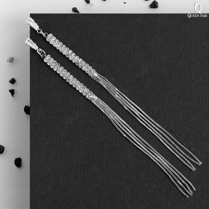 Серьги висячие со стразами «Капель» блеск, цвет белый в серебре, 11 см