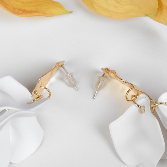 Серьги ассорти «Ветер» мятые треугольники, цвет бело-золотой Серьги ассорти «Ветер» мятые треугольники, цвет бело-золотой