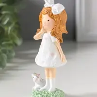 Сувенир полистоун "Малышка в платье в горох, с бантом в волосах, с единорогом" 5х3,7х13 см   1092989