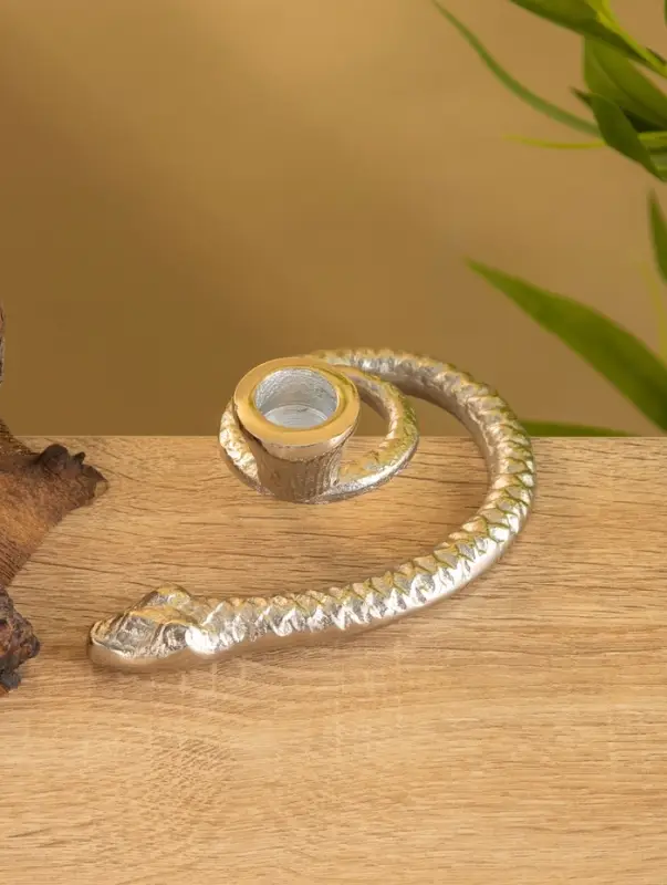 Подсвечник «Змейка», 15×9.5×5 см, алюминий Подсвечник «Змейка», 15×9.5×5 см, алюминий