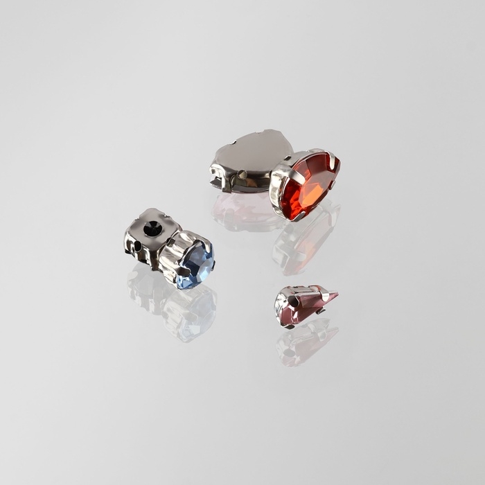 Стразы пришивные «Ассорти», в оправе, набор 50 шт, разноцветные Стразы пришивные «Ассорти», в оправе, набор 50 шт, разноцветные