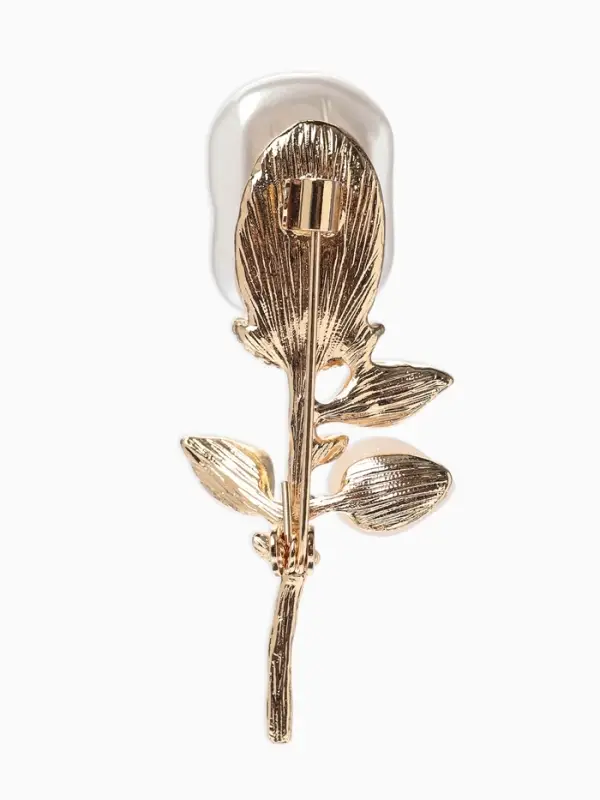 Брошь &laquo;Цветок&raquo; роза. жемчуг, цвет белый в серебре