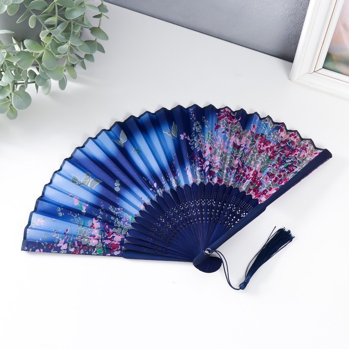 Веер бамбук, текстиль h=21 см  Веер бамбук, текстиль h=21 см "Цветы и бабочки" синий, с кисточкой