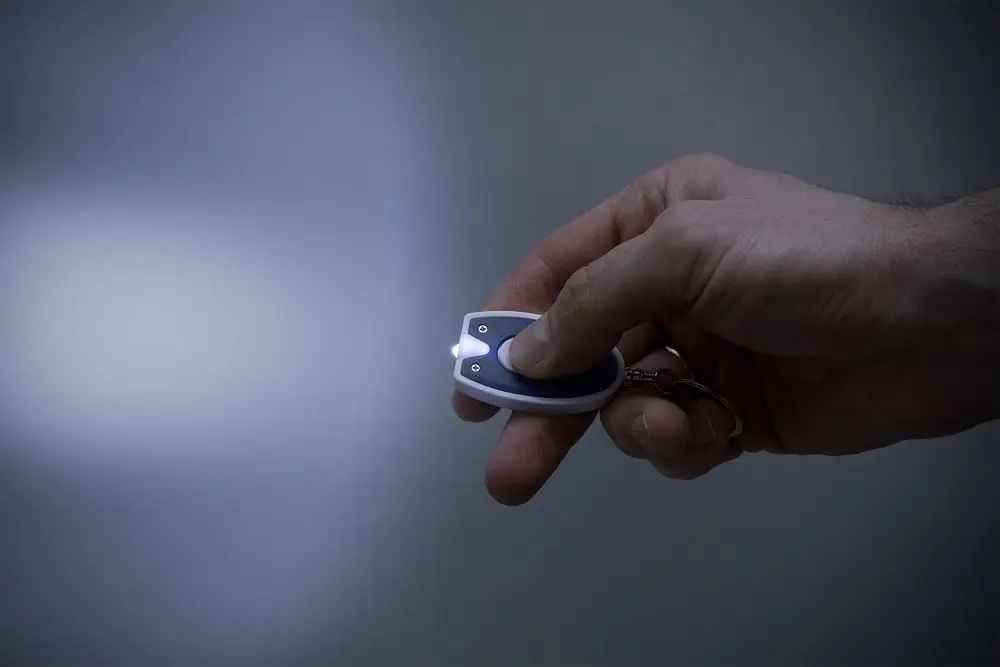 Брелок-фонарик Vivid, ver.2, синий с белым Брелок-фонарик Vivid, ver.2, синий с белым