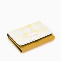 Кошелёк на кнопке, жёлтый