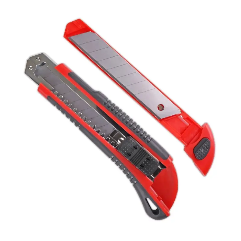 Нож выдвижной 18 мм (метал. направляющая, обрезин. корпус, 3 лезвия в комплекте) AVS NV18-3