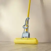 Швабра с отжимом и сменной насадкой ПВА тм VETTA, телеск. ручка 120см, 1 ряд роликов