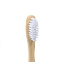 Зубная щетка бамбуковая средняя в коробке, белая