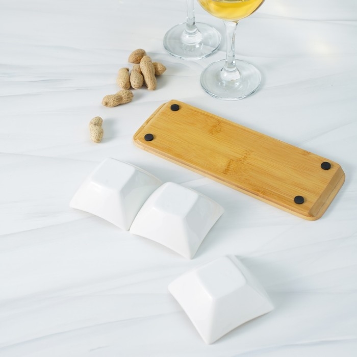 Набор соусников керамических на деревянной подставке «Эстет», 3 предмета: 60 мл, цвет белый Набор соусников керамических на деревянной подставке «Эстет», 3 предмета: 60 мл, цвет белый