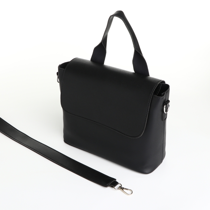 Сумка-мессенджер на клапане, цвет чёрный Сумка-мессенджер на клапане, цвет чёрный