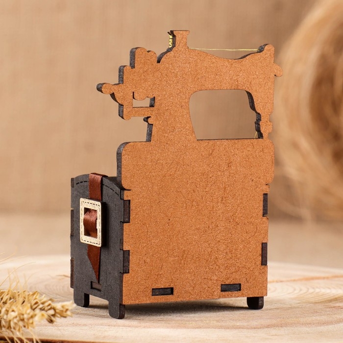 Игольница сувенир Игольница сувенир "Швейная машинка", МДФ, Дуб-черный, 7,5х5,5х12,5 см