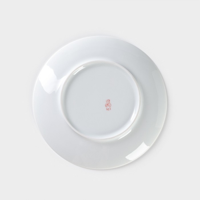 Тарелка фарфоровая «Тигр», d=20 см, белая Тарелка фарфоровая «Тигр», d=20 см, белая