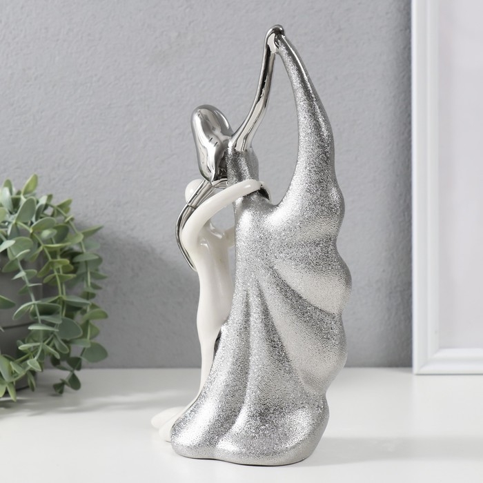 Сувенир керамика "Вальс" серебристо-белый 24,6х15х7 см