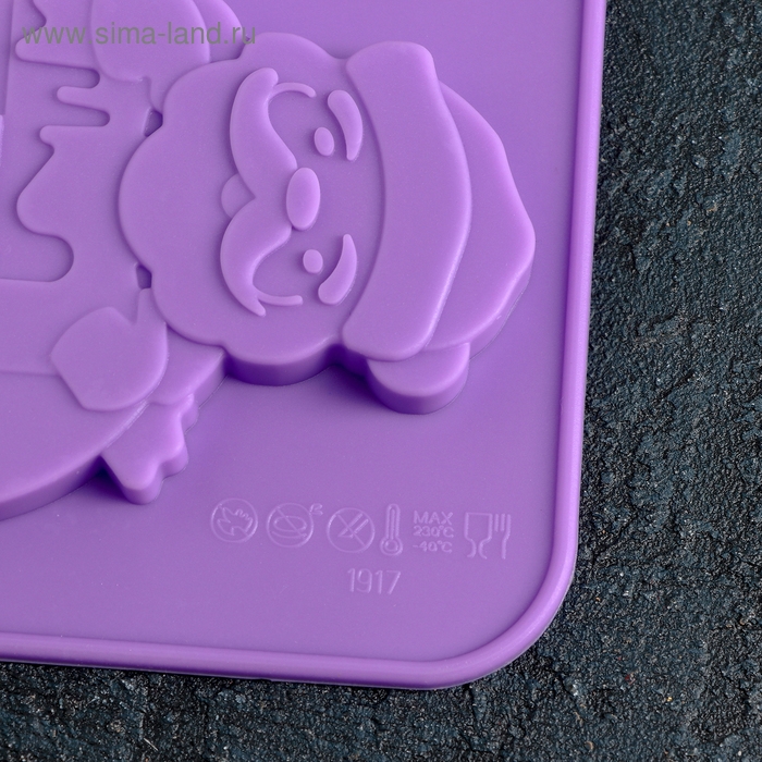 Форма для леденцов новогодняя Доляна «Дед Мороз», силикон, 36×12 см, 4 ячейки (10,2×7,5 см), с палочками, цвет МИКС Форма для леденцов новогодняя Доляна «Дед Мороз», силикон, 36×12 см, 4 ячейки (10,2×7,5 см), с палочками, цвет МИКС