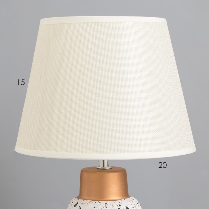 Лампа настольная Лампа настольная "Кианг" 1х40Вт Е14 белый/золото 22х22х38см