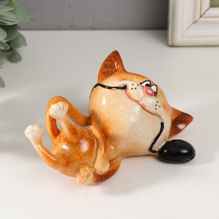 Сувенир полистоун лак Сувенир полистоун лак "Котик играет с компьютерной мышкой" 12х8,5х6,8 см