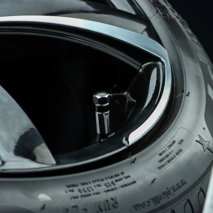 Колпачок на вентиль TORSO, черный, набор 4 шт Колпачок на вентиль TORSO, черный, набор 4 шт