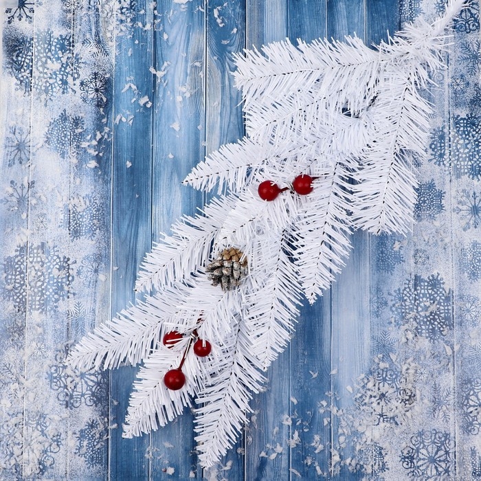 Ветка искусственная декоративная  Ветка искусственная декоративная "Белоснежная" шишки серебро-ягоды 60 см