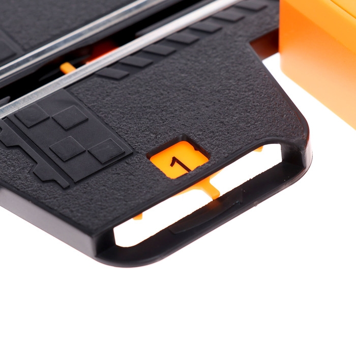 Автотрек «Турбо кросс», с 4 машинами работает от сети, длина трека 8,38 м. Автотрек «Турбо кросс», с 4 машинами работает от сети, длина трека 8,38 м.